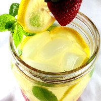 Permalink to: Strawberry, Mint, and Lemon Water Detox Drink Strawberry, Mint, and Lemon Water Detox Drink