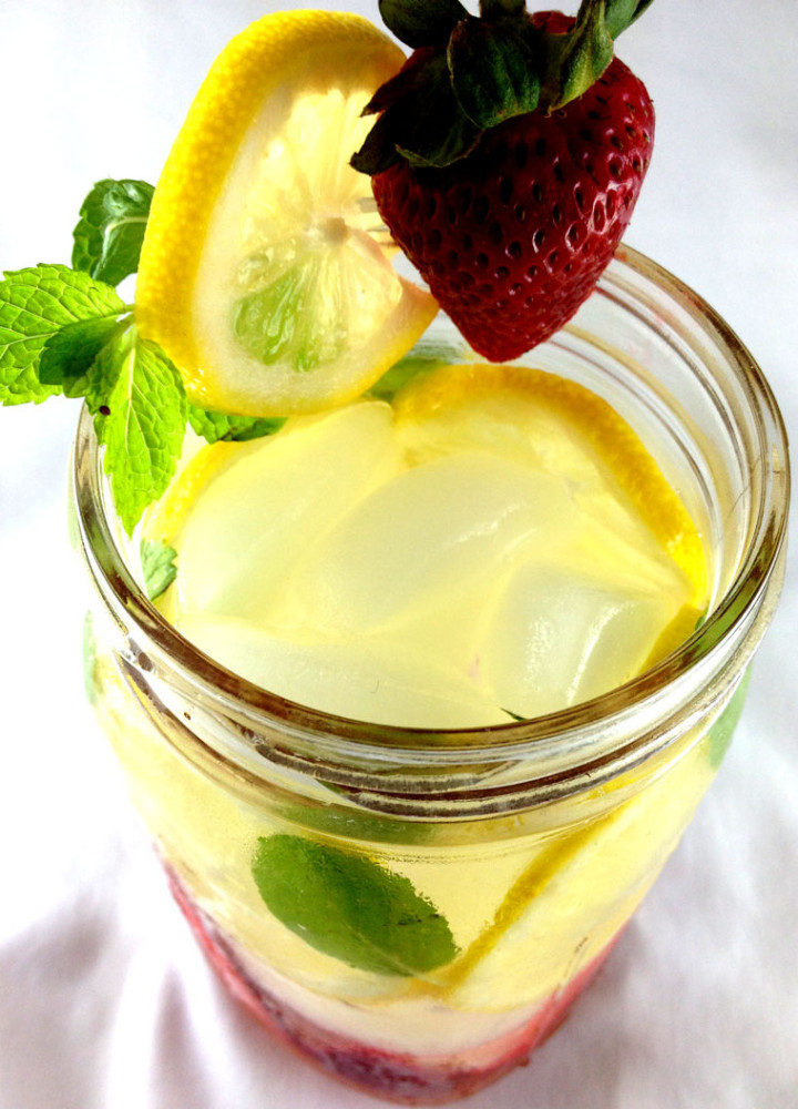 Strawberry Mint Water Detox strawberry mint and lemon water detox drink Strawberry Mint Water Detox strawberry mint and lemon water detox drink